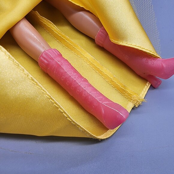 1990s Mattel Barbie Dolls Lot 4 Princess Dresses 1998-1999 Vintage Mixed - Picture 7 of 16